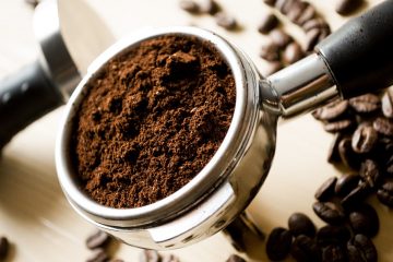 quali macchine da caffè scegliere per la nostra casa e come sfruttarle al meglio per goderci un caffè degno del bar.